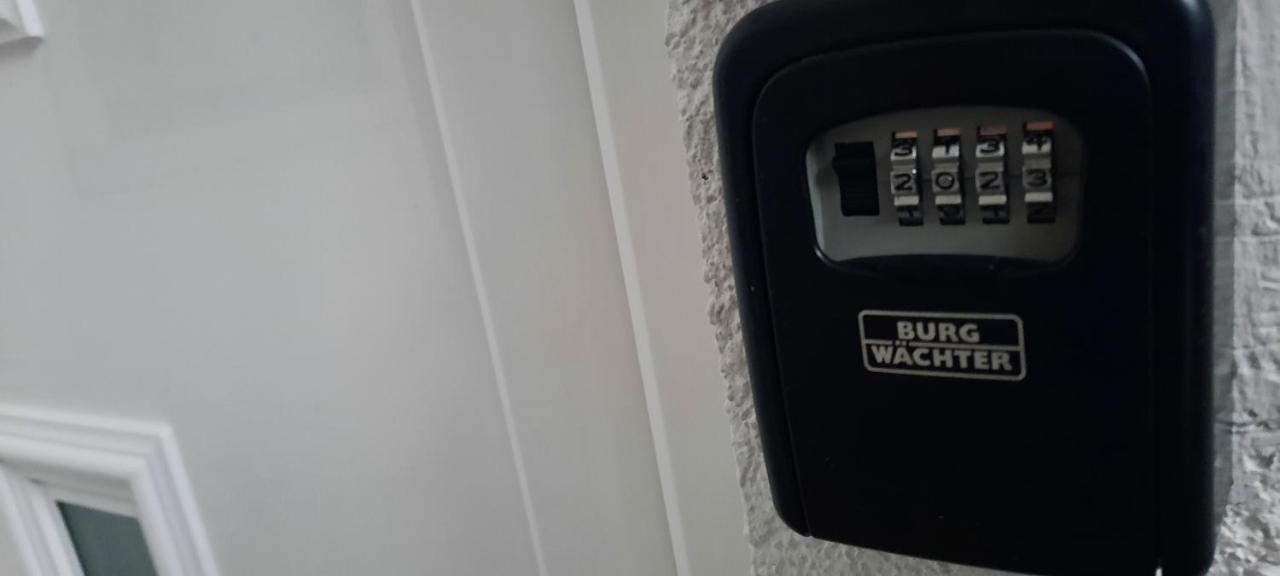 Apartman Twins Self Check In & Self Check Out โอโทชาส ภายนอก รูปภาพ