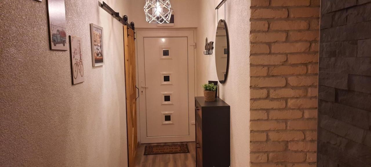 Apartman Twins Self Check In & Self Check Out โอโทชาส ภายนอก รูปภาพ