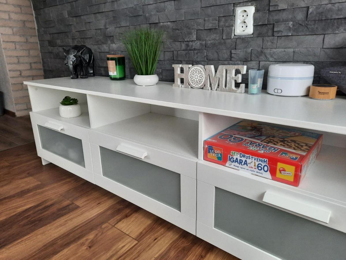 Apartman Twins Self Check In & Self Check Out โอโทชาส ภายนอก รูปภาพ