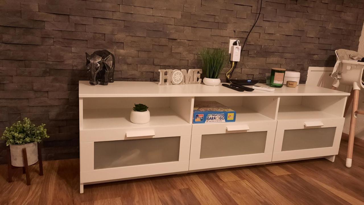 Apartman Twins Self Check In & Self Check Out โอโทชาส ภายนอก รูปภาพ