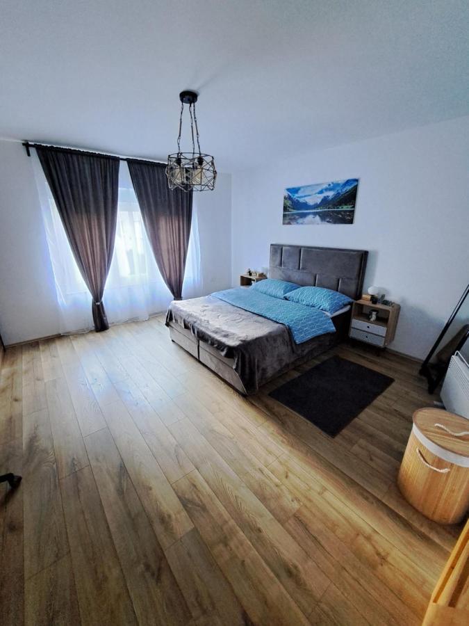 Apartman Twins Self Check In & Self Check Out โอโทชาส ภายนอก รูปภาพ
